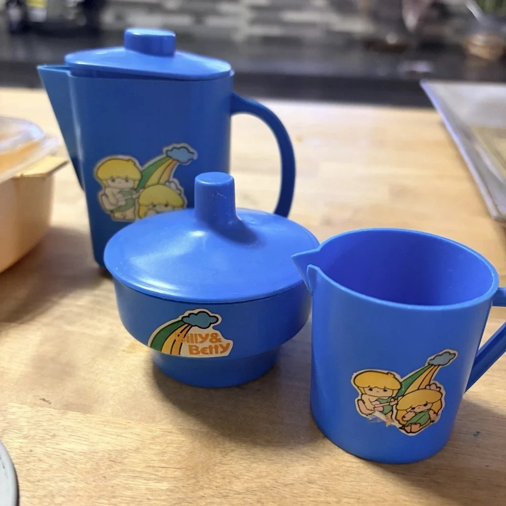 40+pcs Vintage Children's Toy Kitchen Dishes Plastic Tin 1970's Pfaltzgraff